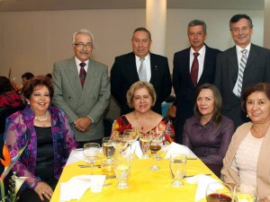 Carmenza Puyana y otros.
