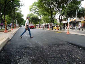 Para el 16 de junio estará listo el pavimento del primer carril de la carrera 33 entre calles 52 y 56.