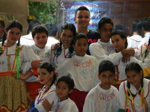 La fundación tiene grupos así: preinfantil, infantil, juvenil, mayores de edad, danza por pareja y el nuevo de danza árabe.