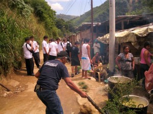 El alumnado vivió de cerca las condiciones de necesidad en las que viven muchas familias del norte de Bucaramanga.