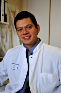 William Omar Contreras López tiene 36 años y es un destacado médico cirujano en Alemania.