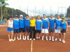 Este fue el equipo del Club Unión ga-nador en torneo nacional de tenis.