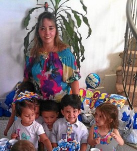 Mario José González Manosalva, Ana Milena Manosalva De La Rosa y los niños del jardín infantil Play House.