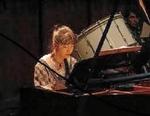 La pianista japonesa Mari Kagehira ofrecerá un concierto en el Luis A. Calvo.