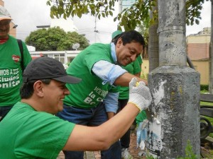 La limpieza se realiza en el marco del programa Por Amor a Bucaramanga liderado por el concejal Christian Argüello.