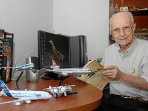 Efraím Ardila García contó su vida alrededor de la aviación, su mayor afición.