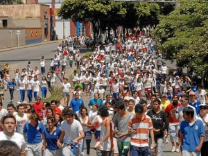 El ciudadano pidió a los deportistas botar las basuras en una caneca, en el caso específico de eventos como la Maratón de Bucaramanga.