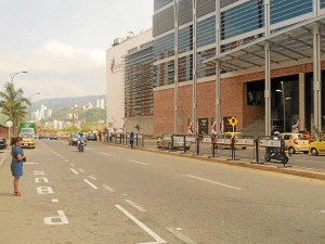 Las 15 vallas de la Alcaldía de Bucaramanga están en el separador de la transversal 93, frente a Torres de Monterrey y el Centro Comercial Cacique.