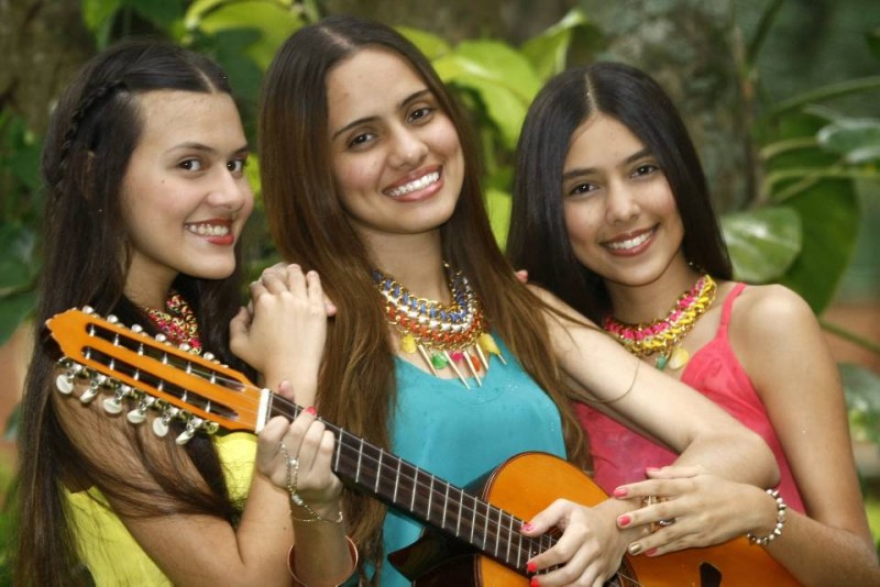 Estas hermanas son excelentes intérpretes de bambucos, pasillos, guabinas y demás ritmos colombianos de diferentes cantautores y compositores de ests géneros musicales