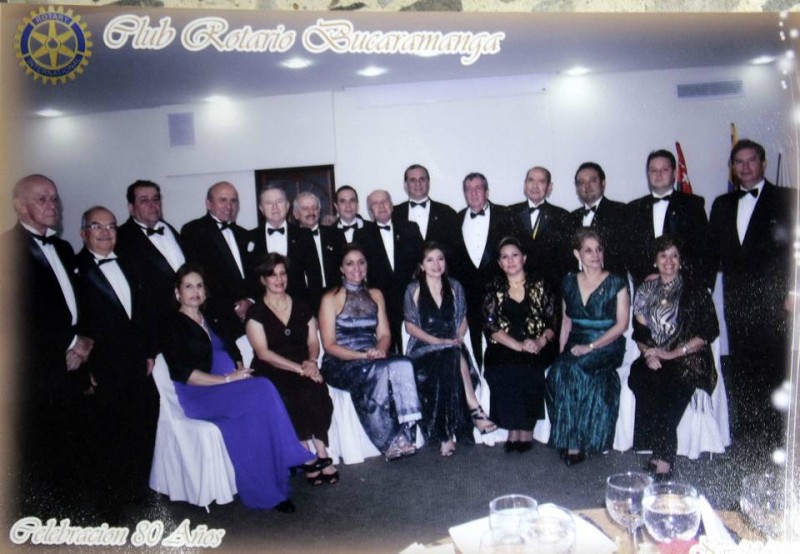 Este es parte del grupo que hoy integra el Club Rotario de Bucaramanga, que cumple 80 años de vida