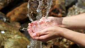 Conservar las fuentes hídricas y propender por el buen uso del agua, es una de las invitaciones en el Día Mundial del Agua. - Tomada de www.elnuevodiario.com.ni / GENTE DE CABECERA