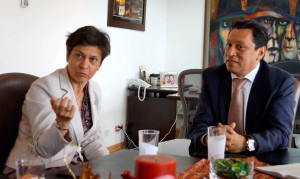 La embajadora de la Unión Europea para Colombia, María Antonia Van Gool ha estado pendiente, junto al alcalde Luis Francisco Bohórquez, de la programación de la cumbre. - Suministrada /GENTE DE CABECERA