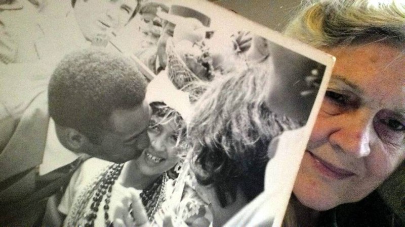 Doña Inés se autorretrató con una de sus fotos favoritas: Pelé dándole un beso a Cecilia Inés, una de sus hijas