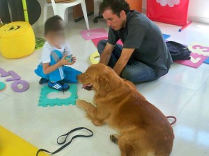 En una de sus prácticas de terapia asistida, en Bucaramanga.