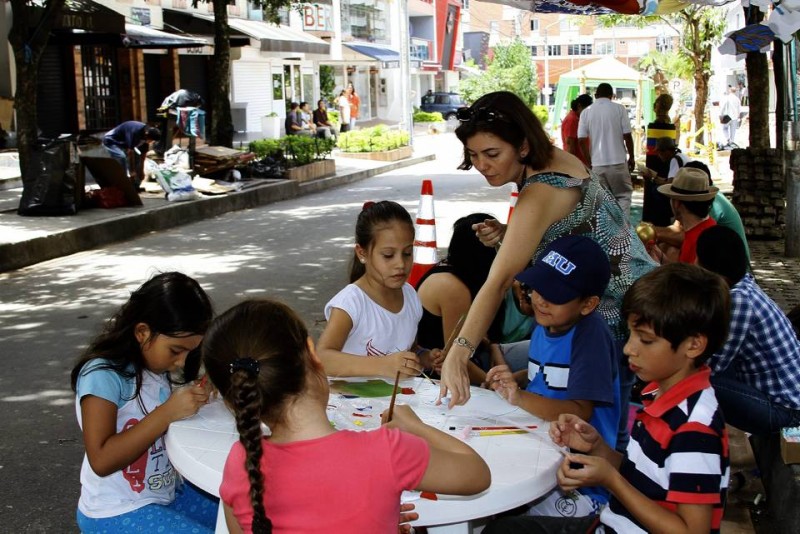 Los niños participaron pintando y recreándose en esta jornada que promovió el buen uso del espacio público por dos días