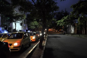 La avenida González Valencia no tiene iluminación navideña, sus vecinos reclaman. - Laura Herrera / GENTE DE CABECERA