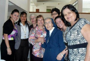 Con el tiempo la Hermana Ana María se convirtió en una líder ejemplar para la comunidad del colegio Gabriela Mistral. - Suministrada /GENTE DE CABECERA
