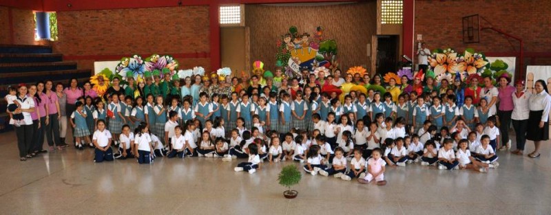 Estudiantes, docentes, padres de familia y demás asistentes disfrutaron de la jornada del Día del Niño, en La Merced