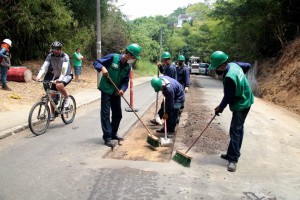 Han avanzado 15 días de trabajos de recuperación de la malla vía en la carretera a Pan de Azúcar. - Javier Gutiérrez / GENTE DE CABECERA