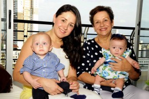 Carmen Cecilia Vega disfruta de la sonrisa de sus únicos nietos, Camila y Sebastián