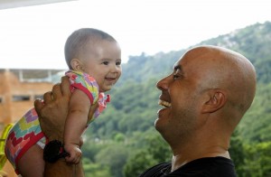 “Marcelo Fiorotto es un padre muy colaborador y es el más feliz con su hija”, dice la esposa.