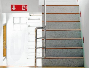 Las escaleras de su edificio deben tener material antideslizante para evitar cualquier tipo de accidente.  - Banco de imágenes/ GENTE DE CAÑAVERAL