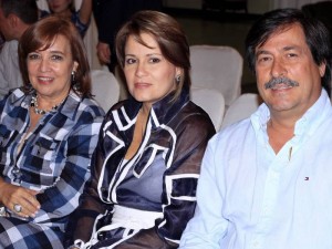 Amparo Africano, Marcela Pérez y Francisco Gómez.