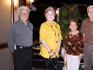 Mario Hazbón, Mercedes de Hazbón, Teresita de Cáceres, Otto Barrera y  Wilson Cáceres.