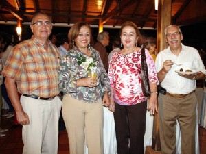 Jesús Ramírez Martha Prada, Dora de Ramírez y Alberto Duque.