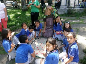 En el parque Turbay también hicieron pancartas con mensajes ecológicos.