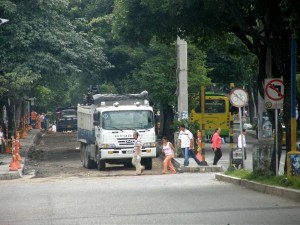 Obras que se realizan en la carrera 33 entre calles 52 y 56.