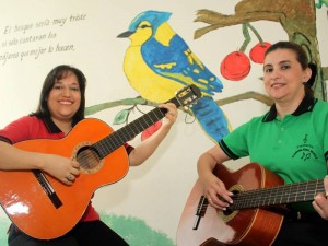 Rocío Zúñiga Coral y Mary Zulma Becerra (de izq. a der.) lideran este proyecto social.