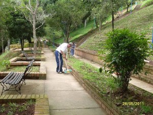 La comunidad vecina hizo su aporte en la actividad.