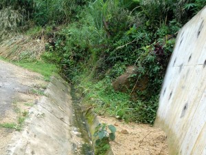 Dejaron los escombros taponando así los sectores de flujo de agua.