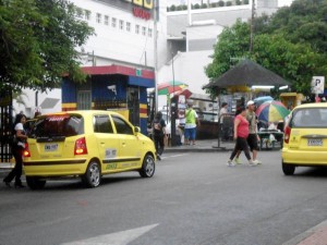 Calle 51 con 34, justo frente al parqueadero del Éxito.