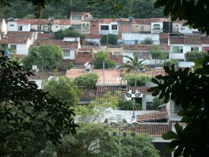 Como la vieja película cómica gringa y destemplada está la seguridad del barrio Pan de Azúcar bajos y altos.