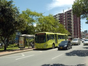 En varias ocasiones hemos visto el peligro de cerca cuando nos toca bajarnos del andén para continuar el recorrido.