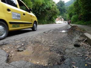 la carrera 33 entre calles 52 y 56, la Unión Temporal Pavimentar adelantó obras debajo del puente La Flora, en la Puerta del Sol y ahora en la vía de la Unab.