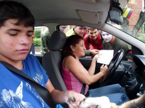 Según la Policía Ambiental, los conductores vieron con buenos ojos la campaña y pidieron que se continúe en la zona.