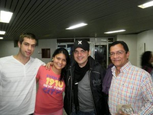 Su hija, el esposo, Peter Manjarrés y Fernando Meneses.