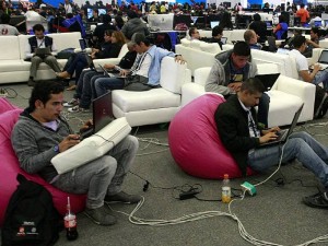 Para esta versión se implementarán 30 computadores y 1 servidor de última tecnología.