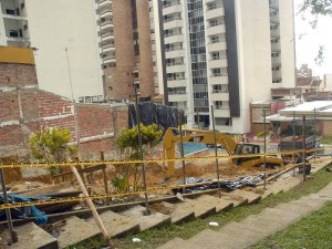  Los trabajos se realizan a pocos metros del parque Los Sarrapios.