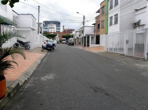 Las consecuencias las tienen que vivir quienes llegan tarde de la noche a sus casas, estudiantes y empresarios, entre otros. (Javier Gutiérrez).