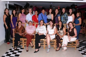 Se llevó a cabo la celebración de despedida de soltera de Silvia Liliana Claro Bermúdez. (Mauricio Betancourt). En compañia de sus amigos Silvia Liliana Claro Bermúdez realizó su despedida de soltera. (Mauricio Betancourt).