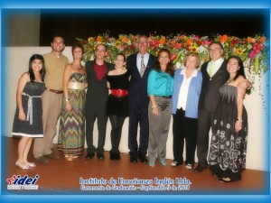 Sonia Hernández, Jaime Cruz, Tracy Lorenz, Sam Bennett, Sergio Torres Barrera, Martha Bohórquez, Joan Morley, César A. Granados Morales y Carolina Gamboa.