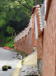 Esta es la vivienda que se demolerá en la vía a Las Colinas.