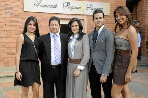 Ana María Ortiz, Eduardo Ortiz Serrano, Alba Lucía Castaño, David E. Ortiz Castaño y Paola Marcela Patiño.