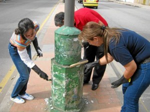 A la campaña se han unido amigos, jóvenes y hasta niños.