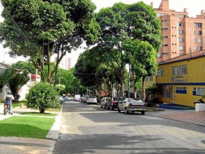 En la carrea 34 entre calles 44 y 45 los fines de semana se intensifican los trancones.