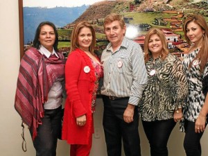 Azucena Carrisoza, Katerine Rey, Juan José Peñaloza, Gloria Patricia Vargas y María Teresa Vargas.